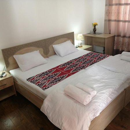 Anis-Pari Hotel Buchara Buitenkant foto