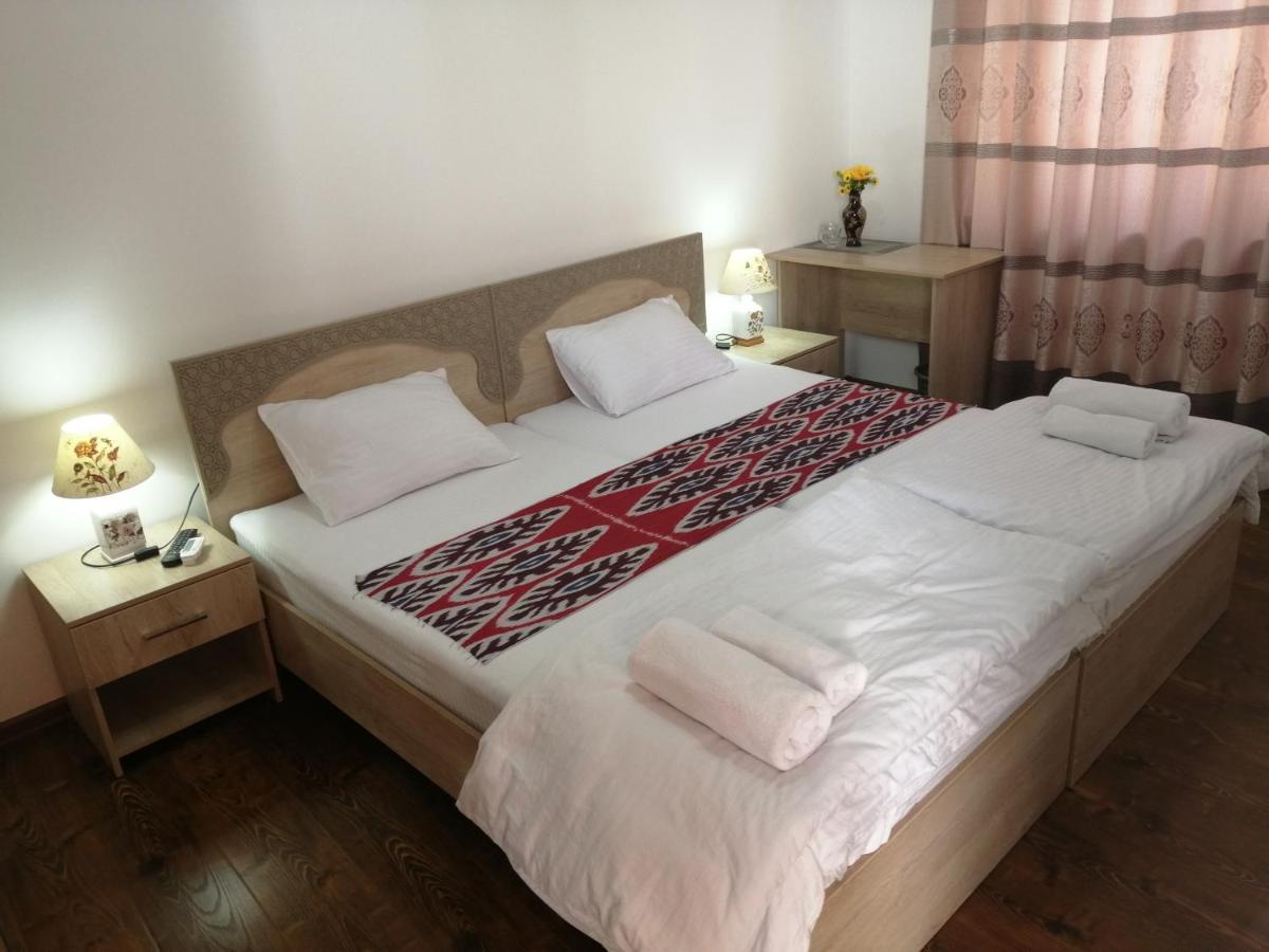 Anis-Pari Hotel Buchara Buitenkant foto